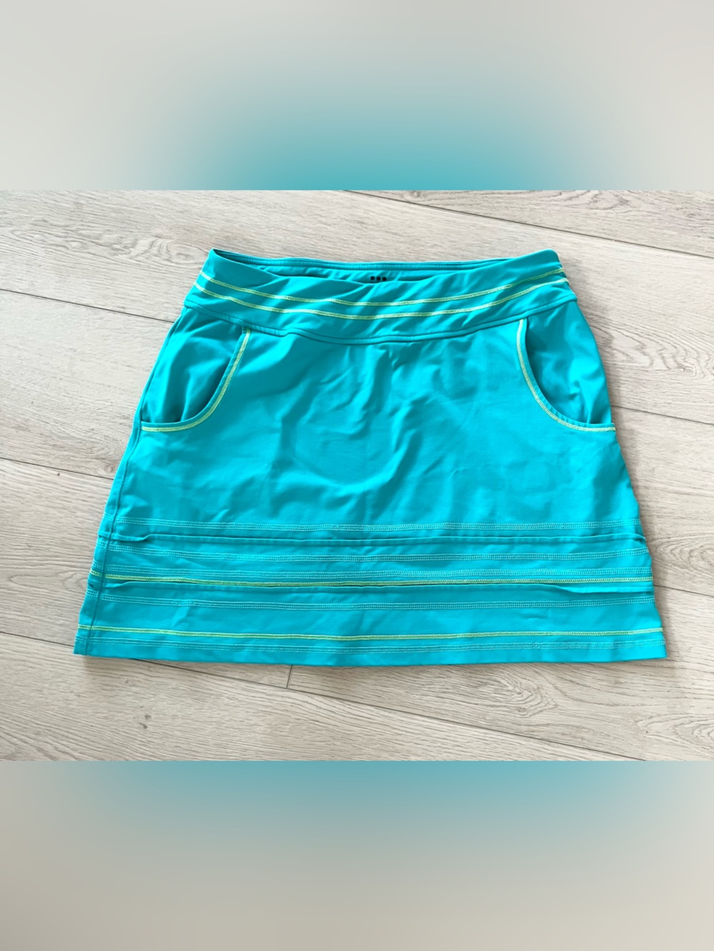 Title Nine Diamalete Athletic Skort Size Medium Teal Green Hiking Golf Tennis